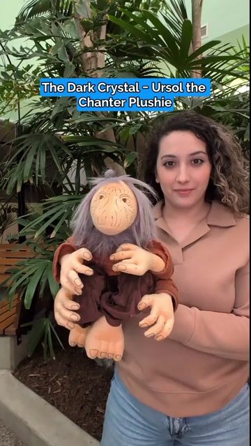 Bring the mystical world of Thra to life with this Dark Crystal Ursol the Chanter Toy Plushie. Crafted with intricate details and soft fabric, this plushie captures the essence of the wise and ancient urRu, Ursol. Perfect for fans of the classic film, this plushie is a cuddly companion and a collector’s dream