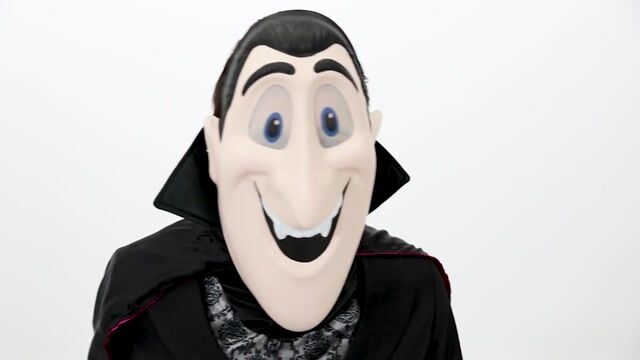 FUN444575 Hotel Transylvania Dracula Vacuform Mask for Adults